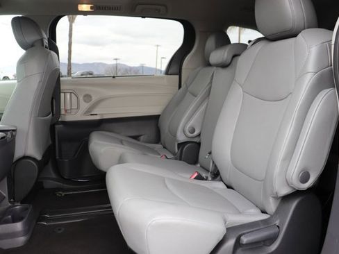 Used 2023 Toyota Sienna XLE image 12