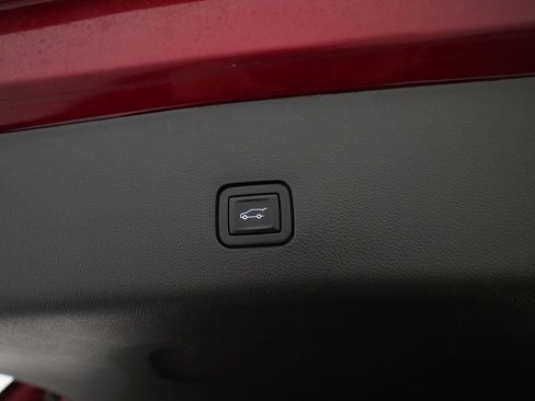 Used 2023 Chevrolet Traverse LT AWD/4WD image 15