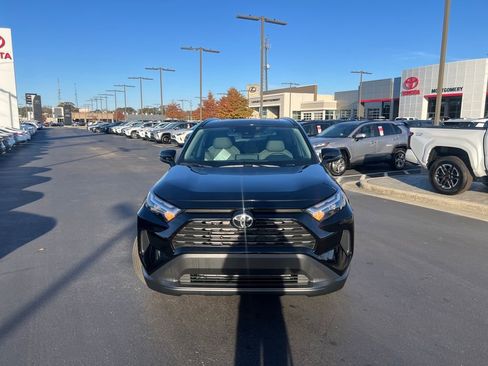 New 2025 Toyota RAV4 XLE image 7