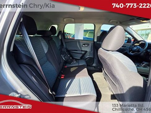 Used 2023 Nissan Rogue SV image 26