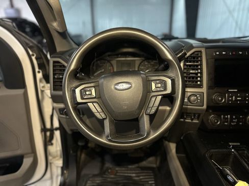Used 2019 Ford F250 XL w/ Power Equipment Group image 8