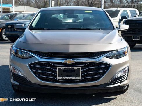 Used 2023 Chevrolet Malibu LT image 2