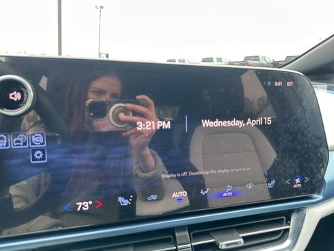 Used 2025 Chevrolet Equinox EV LT FWD image 19