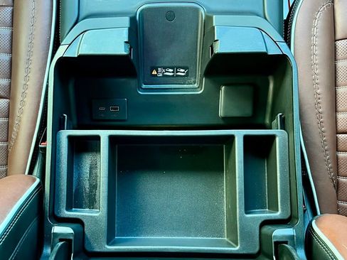 Used 2025 GMC Sierra 2500 Denali Ultimate image 40