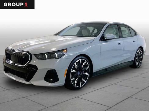 Used 2024 BMW i5 eDrive40i w/ Executive Package RWD image 1