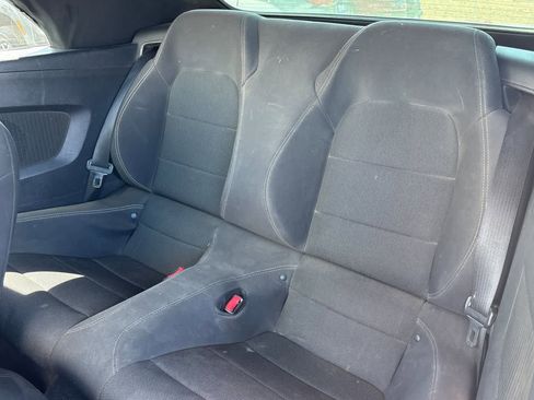 Used 2016 Ford Mustang Convertible RWD image 5