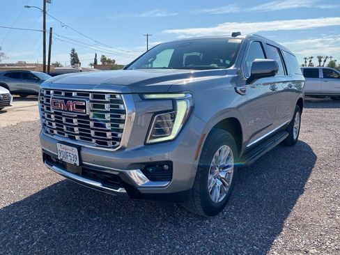 Used 2025 GMC Yukon XL Denali AWD/4WD image 6