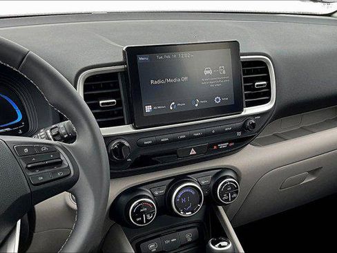New 2025 Hyundai Venue SEL image 7