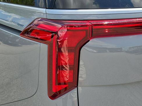 New 2026 Kia Carnival EX image 12