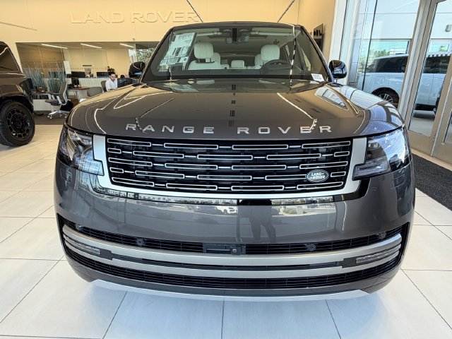 New 2026 Land Rover Range Rover Long Wheelbase SE AWD/4WD image 2