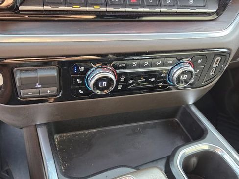 Used 2022 GMC Sierra 1500 SLT w/ SLT Premium Plus Package AWD/4WD image 23