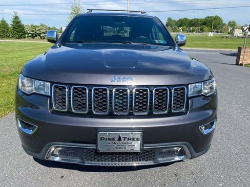 Used 2017 Jeep Grand Cherokee Limited AWD/4WD image 4