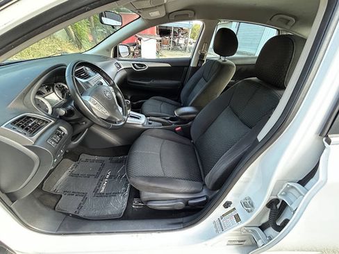 Used 2015 Nissan Sentra SR w/ Navigation Package FWD image 28