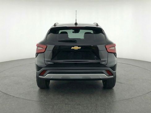 Used 2025 Chevrolet Trax LT image 7