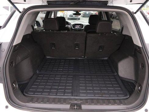 Used 2022 GMC Terrain SLE w/ Driver Convenience Package FWD image 7