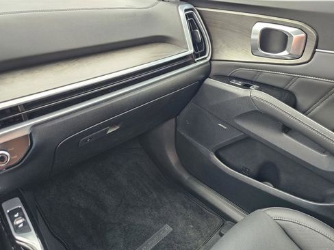 Used 2025 Kia Sorento SX Prestige image 28