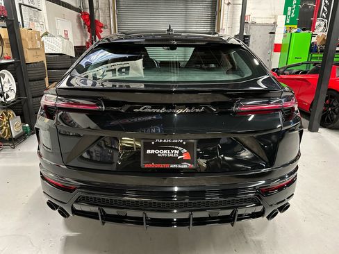 Used 2022 Lamborghini Urus image 7