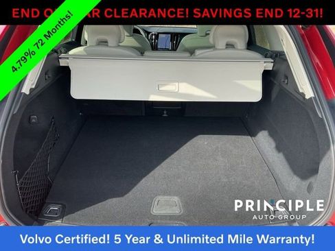Certified 2023 Volvo XC60 T8 Plus w/ Climate Package image 33