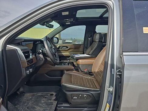 Used 2025 GMC Yukon XL Denali Ultimate image 11