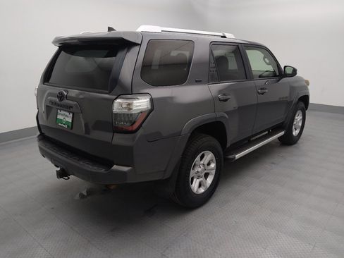 Used 2017 Toyota 4Runner SR5 AWD/4WD image 9