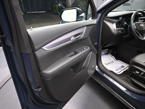 New 2025 Cadillac XT6 Luxury w/ LPO, Floor Liner Package image 11