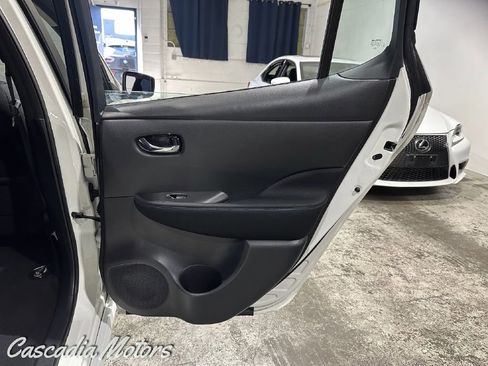Used 2019 Nissan Leaf S w/ S Charge Package image 19