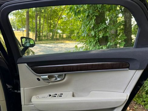 Used 2018 Volvo S90 T5 Momentum w/ Convenience Package image 16