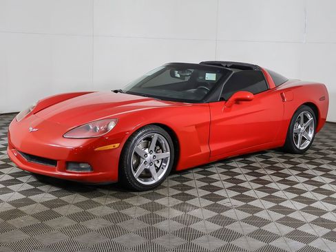 Used 2006 Chevrolet Corvette Coupe w/ Preferred Equipment Group RWD image 15