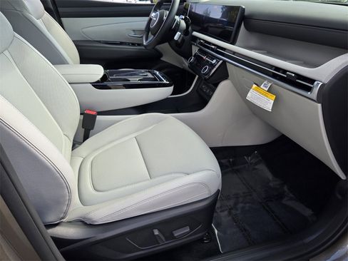 Certified 2025 Hyundai Tucson Limited image 16