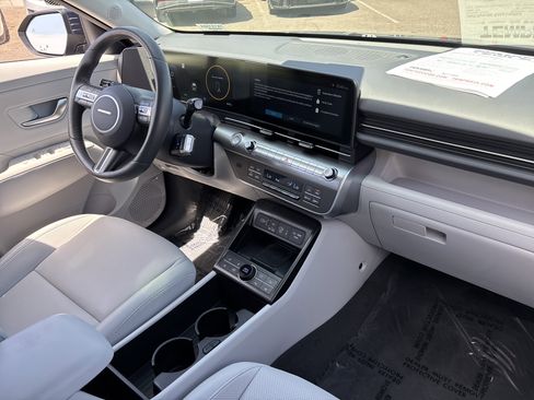 Used 2025 Hyundai Kona Limited FWD image 11