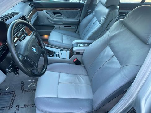 Used 1998 BMW 740iL RWD image 10