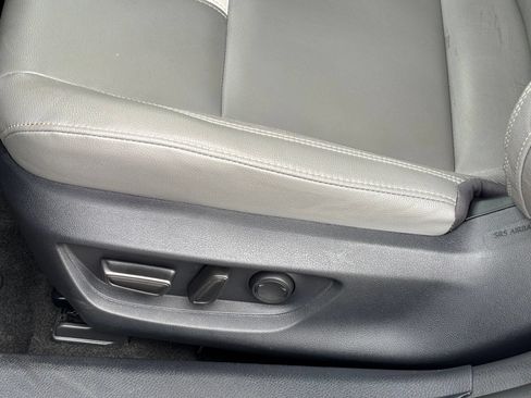 Used 2025 Toyota Camry SE FWD image 15