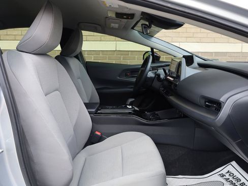 Used 2024 Toyota Prius LE FWD image 26