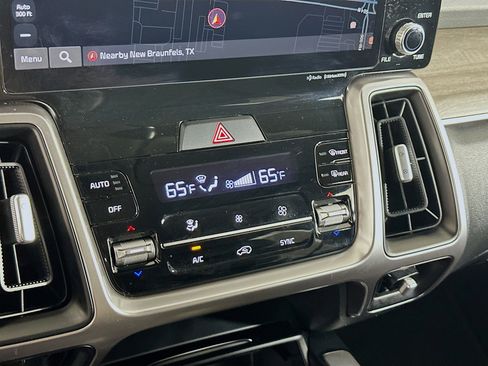 Used 2023 Kia Sorento EX image 23
