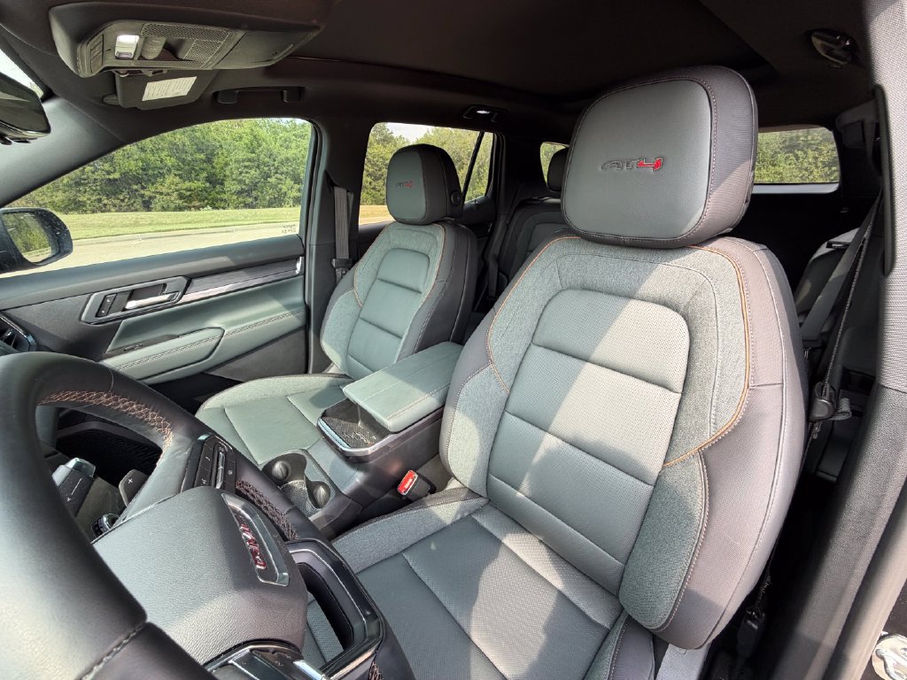 Used 2026 GMC Terrain AT4 w/ Convenience Package III AWD/4WD image 14