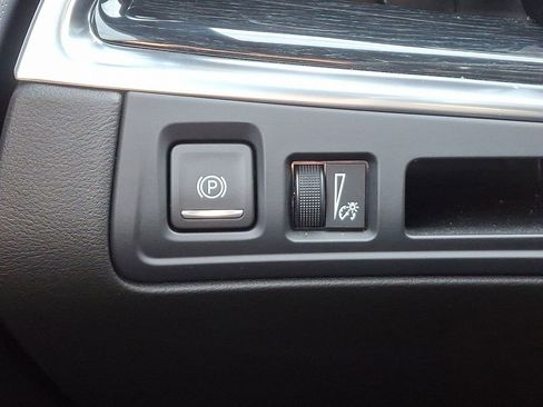 Certified 2025 Cadillac XT5 Premium Luxury w/ LPO, Floor Liner Package image 23