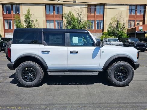 New 2026 Ford Bronco Big Bend w/ Black Diamond Package AWD/4WD image 7