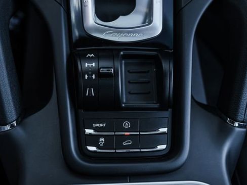 Used 2012 Porsche Cayenne image 25