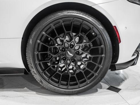 Used 2023 Aston Martin DBS Coupe RWD image 44