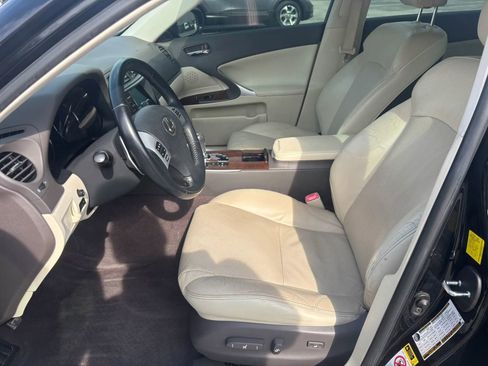 Used 2011 Lexus IS 250 w/ Premium Pkg Value Edition image 10