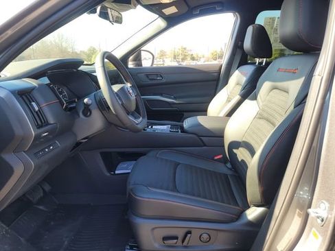 New 2026 Nissan Pathfinder Rock Creek w/ Rock Creek Premium Package AWD/4WD image 6