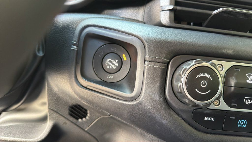 Used 2024 Jeep Wrangler Unlimited Rubicon 4xe AWD/4WD image 25
