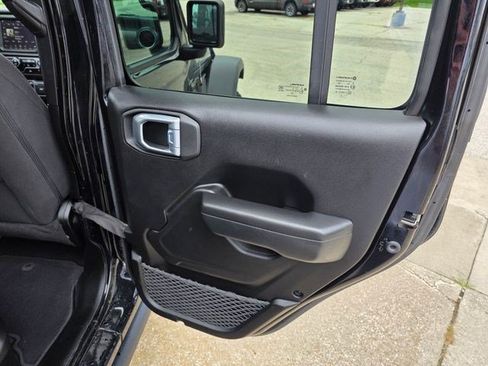 Used 2023 Jeep Wrangler Unlimited Rubicon 4xe w/ Cold Weather Group AWD/4WD image 20