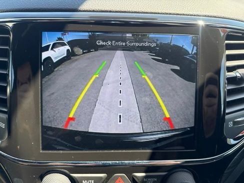 Used 2022 Jeep Grand Cherokee Laredo E RWD image 17