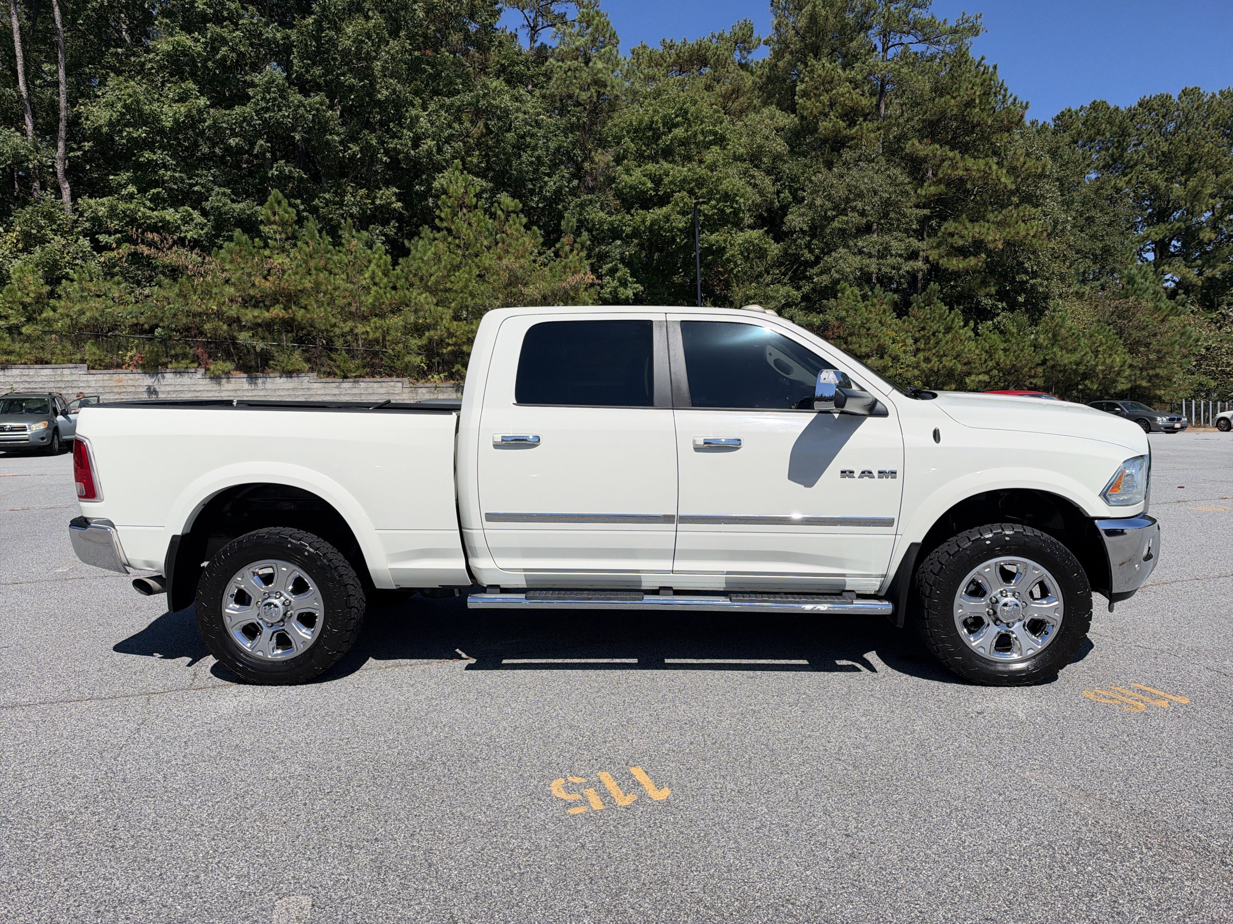 Used 2016 RAM 2500 Laramie AWD/4WD image 9