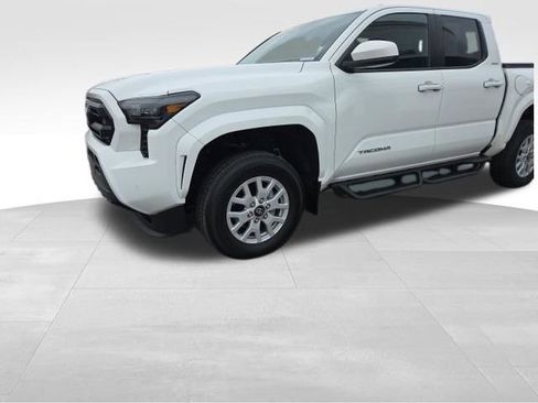 Used 2024 Toyota Tacoma SR5 image 10