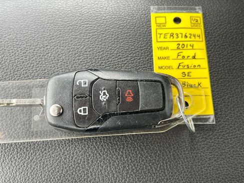 Used 2014 Ford Fusion SE image 33