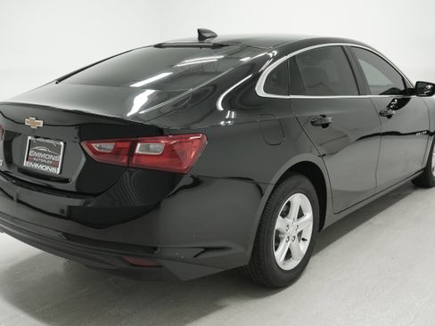 Used 2023 Chevrolet Malibu LS FWD image 4