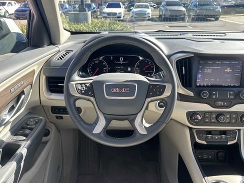 Used 2022 GMC Terrain Denali w/ Denali Premium Package image 8