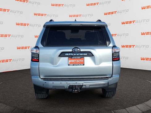 Used 2020 Toyota 4Runner TRD Off-Road Premium AWD/4WD image 4